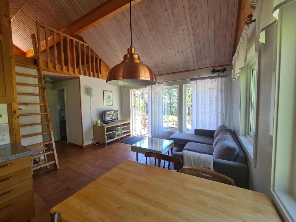 Villa Gaerdsholmens Skaergardshemman "Eken" Edsbruk Esterno foto